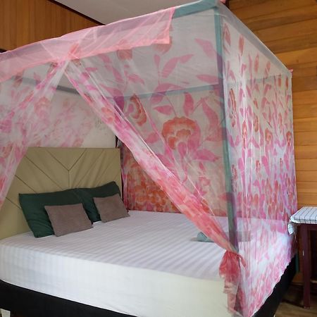 Naca Homestay Manado Extérieur photo